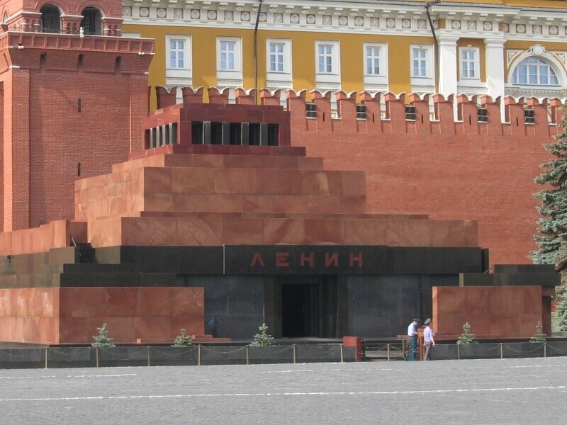 Можно ли заходить в мавзолей Ленина?
